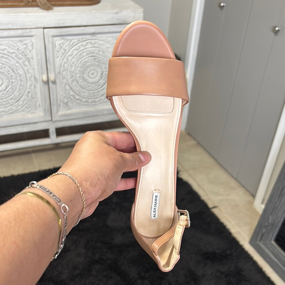 Steve Madden Women's Tan Sandals